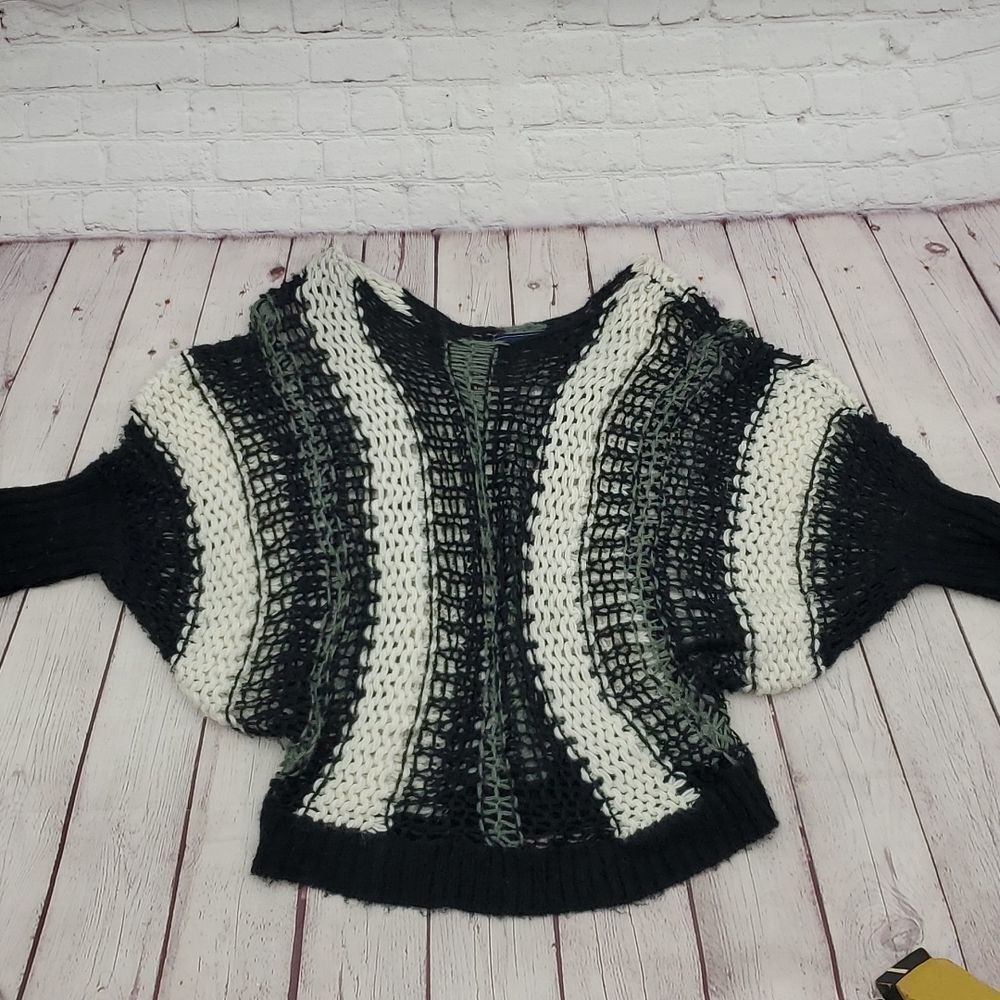 Lumiere Loose Knit Bat Wing Sleeve Sweater. - Picture 16 of 17
